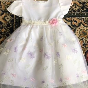 Brooke Lindsay white dress. Perfect for Easter